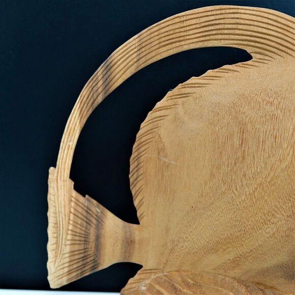 Tropical Oceanic Fish Wood Carved Aquatic Home - Picture 4 of 12